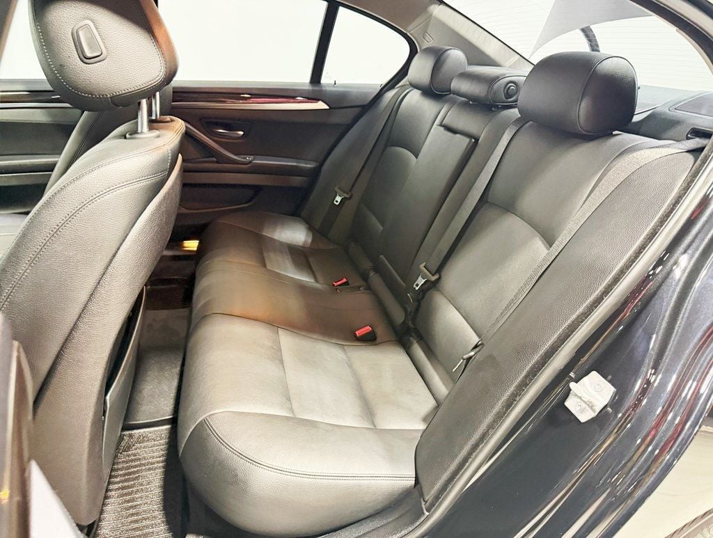 2016 BMW 5 Series 535i xDrive - 22929068 - 40