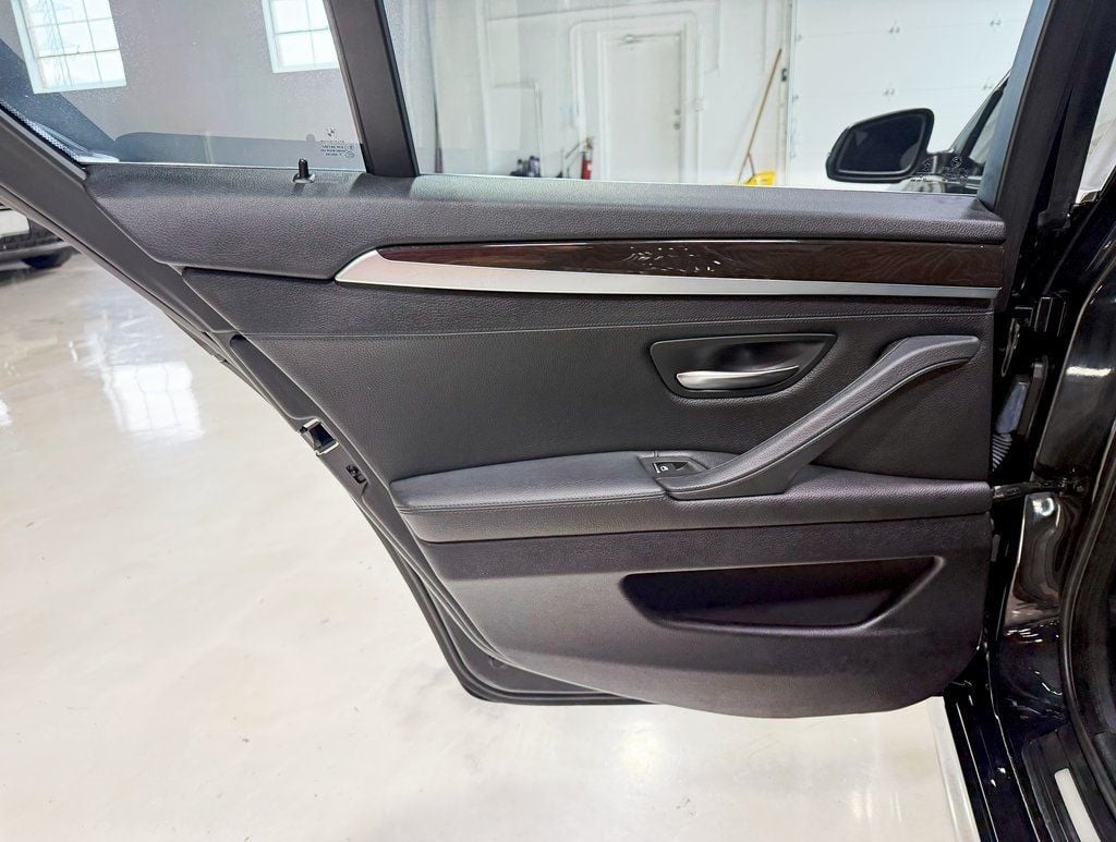 2016 BMW 5 Series 535i xDrive - 22929068 - 42