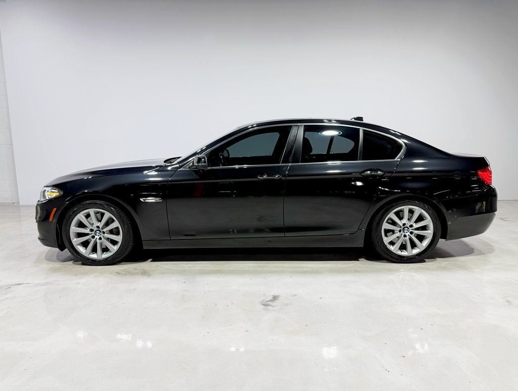 2016 BMW 5 Series 535i xDrive - 22929068 - 6