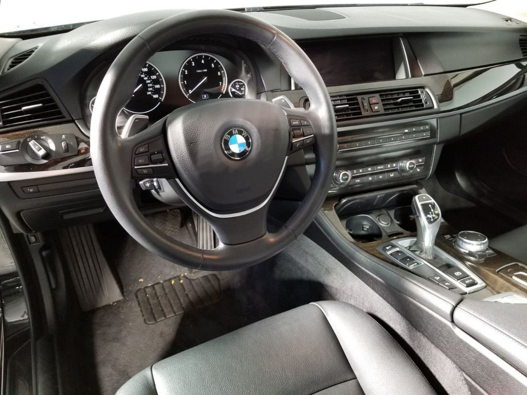 2016 BMW 5 Series 535i xDrive - 18326033 - 19