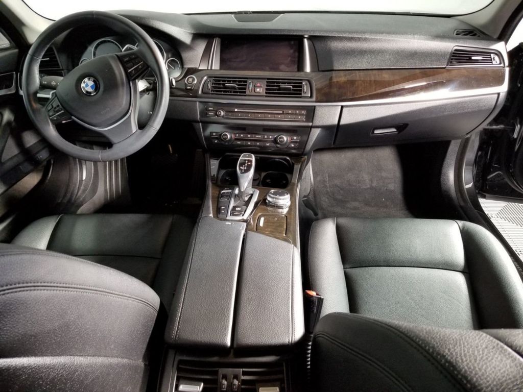 2016 BMW 5 Series 535i xDrive - 18326033 - 23