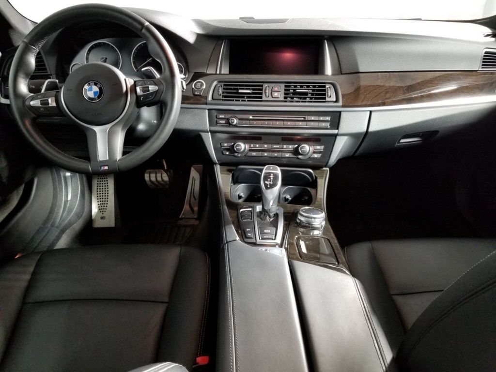 2016 BMW 5 Series 535i xDrive - 18326034 - 24