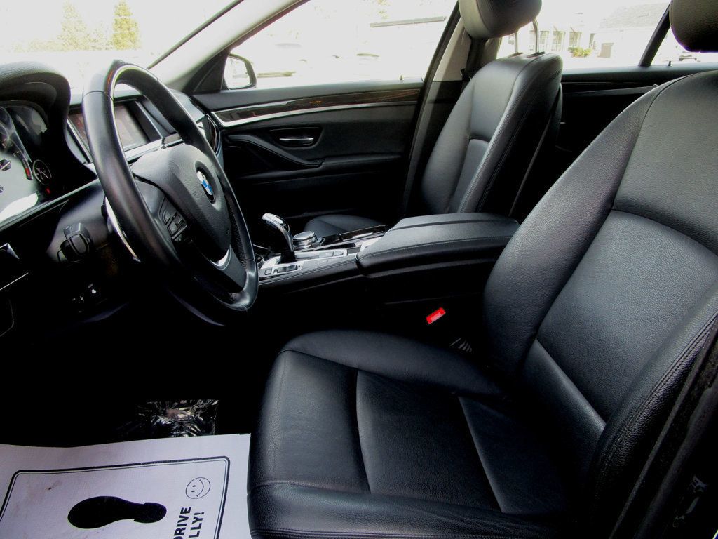 2016 BMW 5 Series 535i xDrive - 22960767 - 12