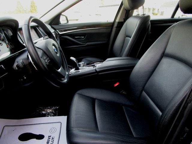 2016 BMW 5 Series 535i xDrive - 22960767 - 12