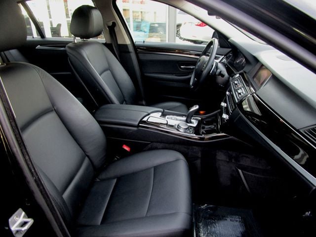 2016 BMW 5 Series 535i xDrive - 22960767 - 13