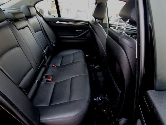 2016 BMW 5 Series 535i xDrive - 22960767 - 16