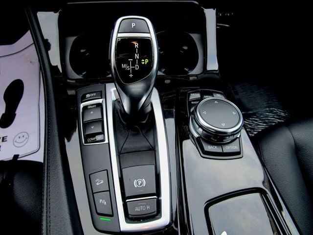 2016 BMW 5 Series 535i xDrive - 22960767 - 19