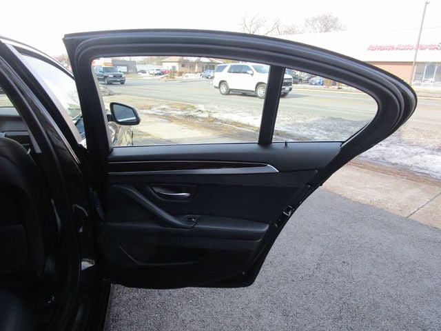 2016 BMW 5 Series 535i xDrive - 22960767 - 30