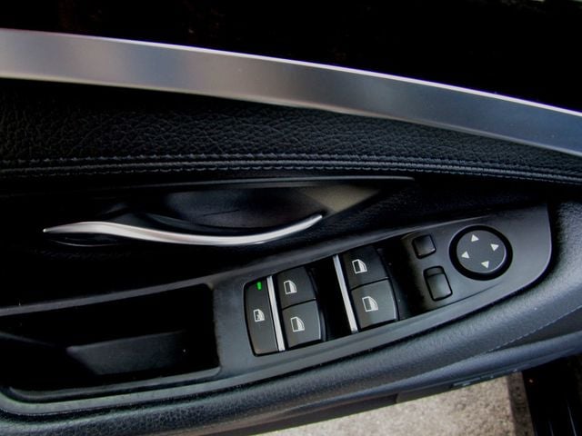 2016 BMW 5 Series 535i xDrive - 22960767 - 31