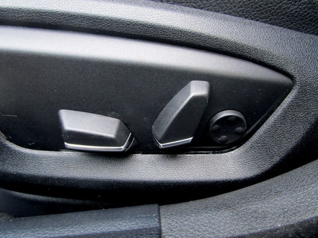 2016 BMW 5 Series 535i xDrive - 22960767 - 32