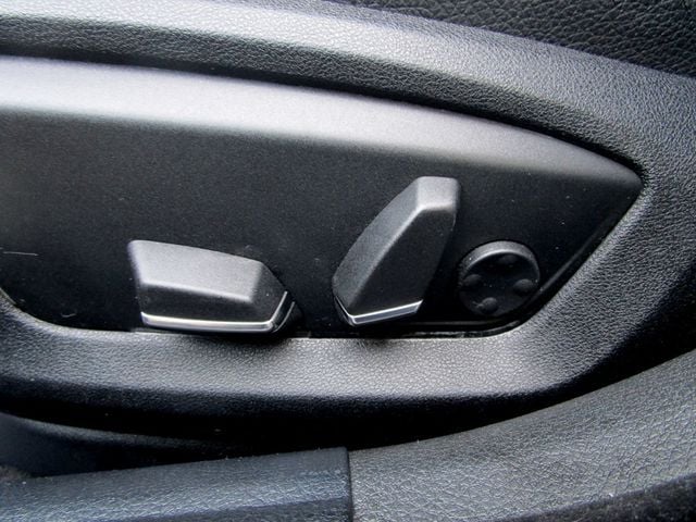 2016 BMW 5 Series 535i xDrive - 22960767 - 32