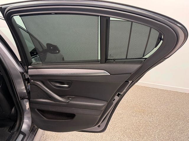 2016 BMW 5 Series 550i xDrive - 23021423 - 16