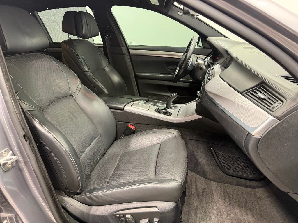 2016 BMW 5 Series 550i xDrive - 23021423 - 18