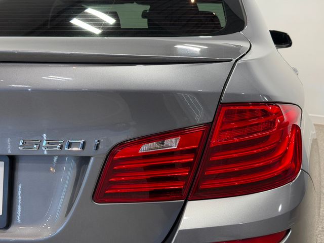 2016 BMW 5 Series 550i xDrive - 23021423 - 27