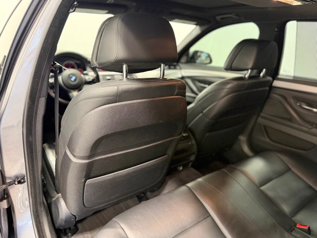 2016 BMW 5 Series 550i xDrive - 23021423 - 31