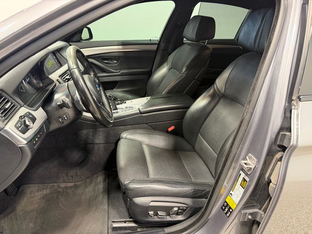 2016 BMW 5 Series 550i xDrive - 23021423 - 37
