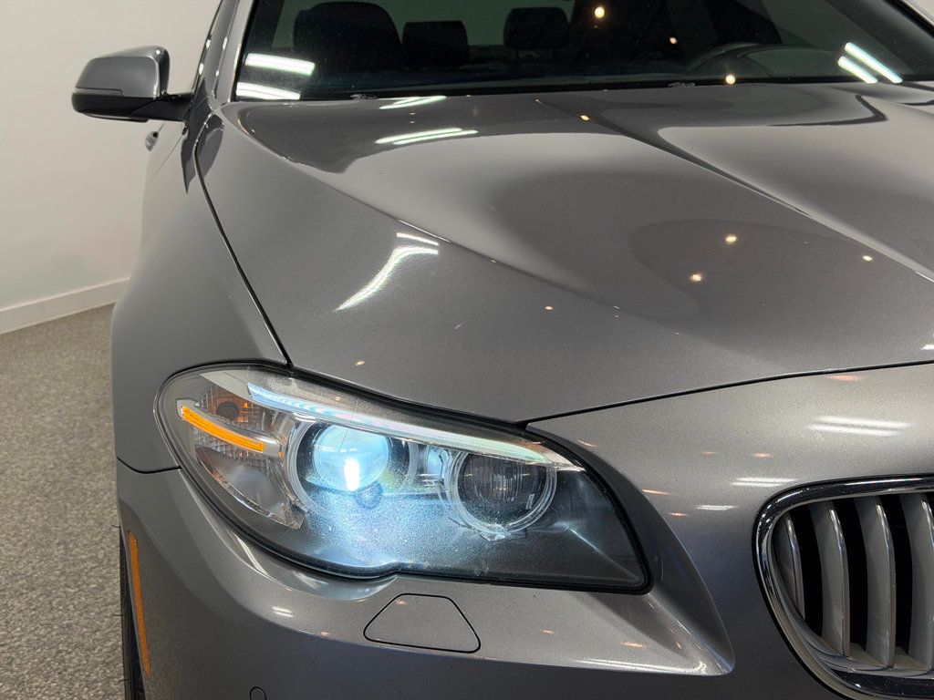 2016 BMW 5 Series 550i xDrive - 23021423 - 38