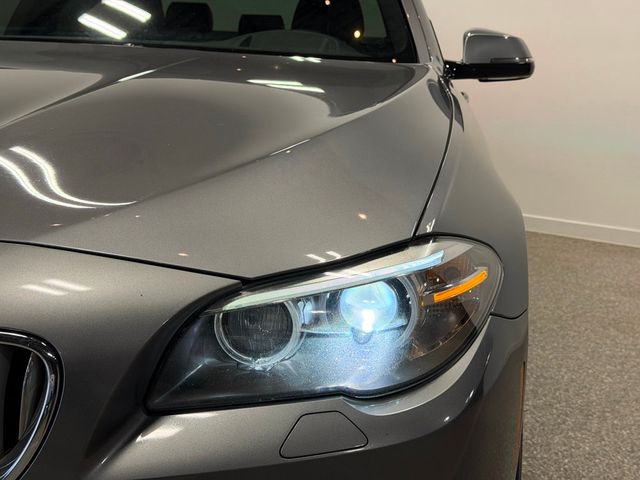 2016 BMW 5 Series 550i xDrive - 23021423 - 39