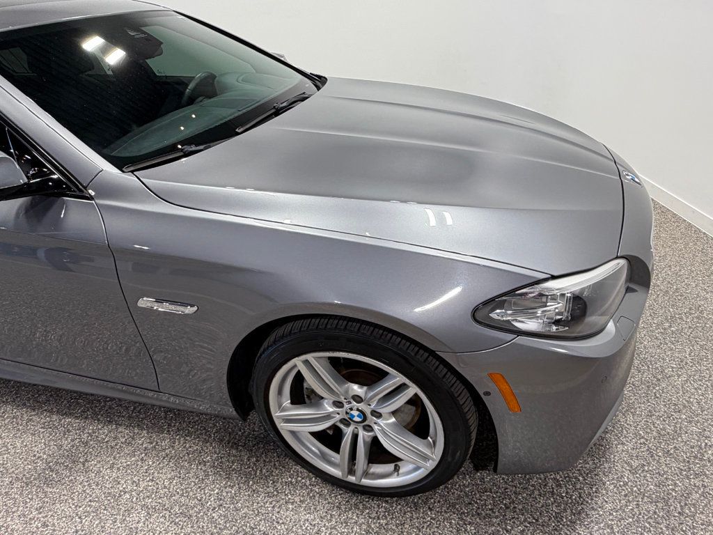 2016 BMW 5 Series 550i xDrive - 23021423 - 4