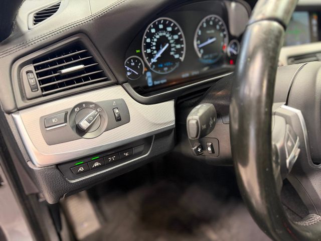 2016 BMW 5 Series 550i xDrive - 23021423 - 58