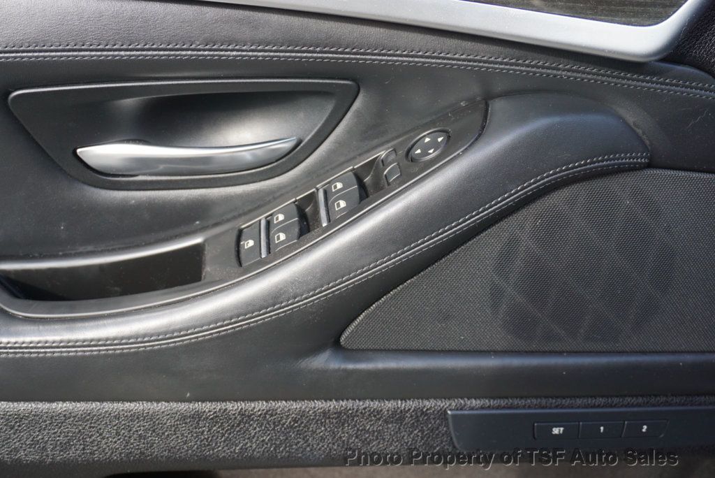 2016 BMW 5 Series 550i xDrive M SPORT/DRIVER ASSIST/COLD WEATHER/HUD LOADED!!!! - 23039716 - 32