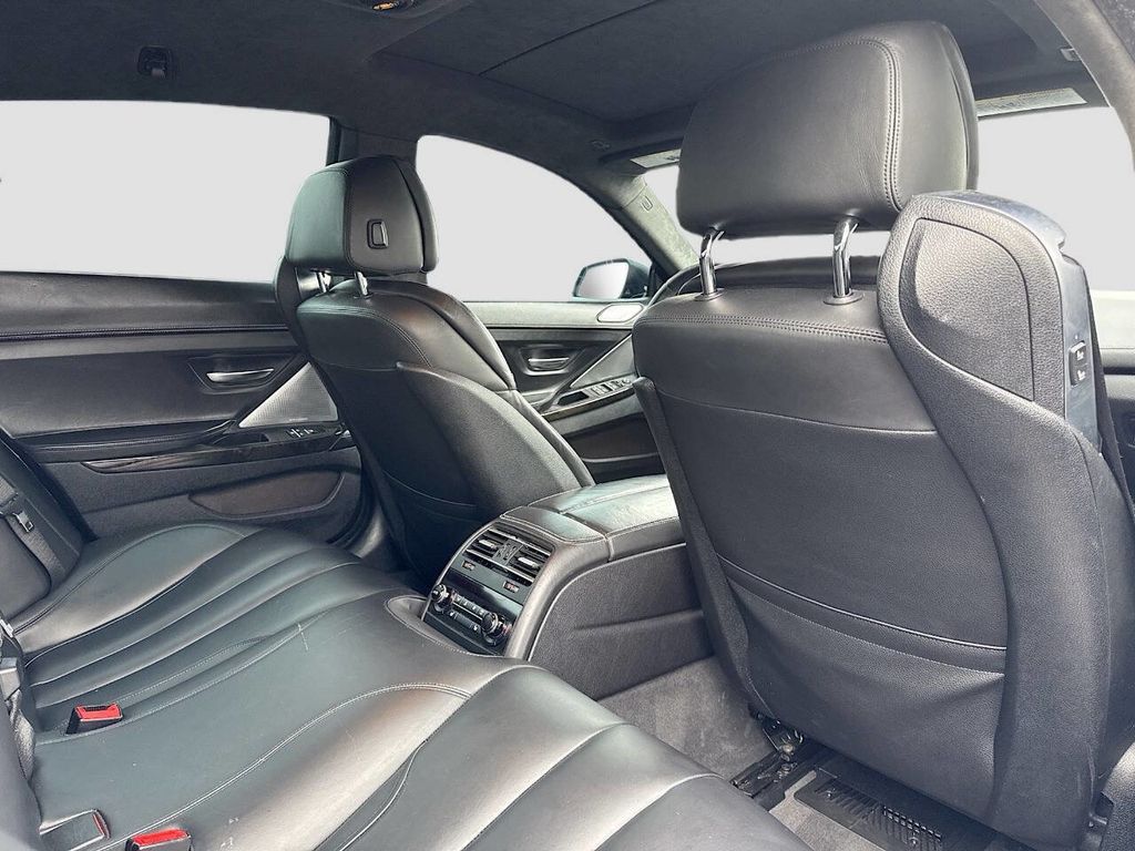 2016 BMW 6 Series 650i xDrive Gran Coupe - 22969605 - 18