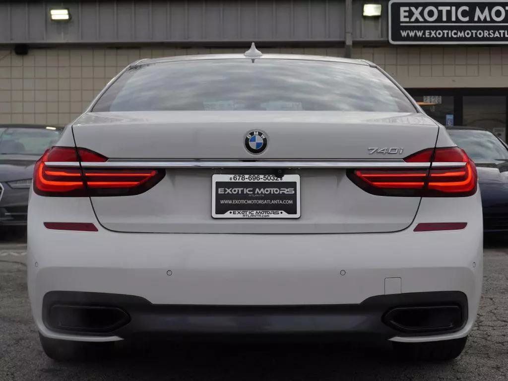 2016 BMW 7 Series 740i - 22581914 - 11