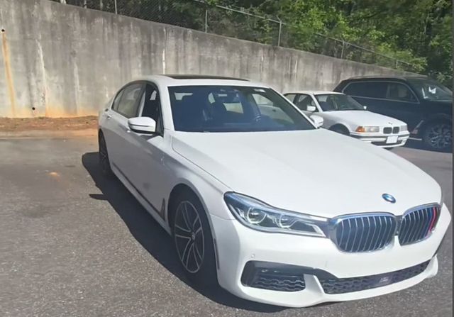 2016 BMW 7 Series 750i - 23015220 - 4
