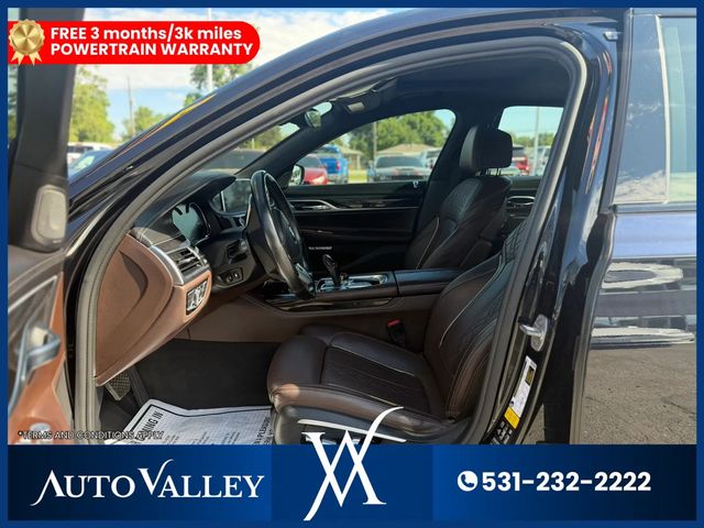 2016 BMW 7 Series 750i Sedan 4D - 23042888 - 9