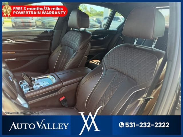 2016 BMW 7 Series 750i Sedan 4D - 23042888 - 11