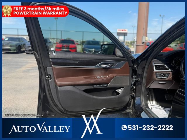 2016 BMW 7 Series 750i Sedan 4D - 23042888 - 8