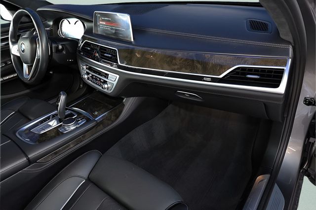 2016 BMW 7 SERIES 750i xDrive - 23048340 - 21