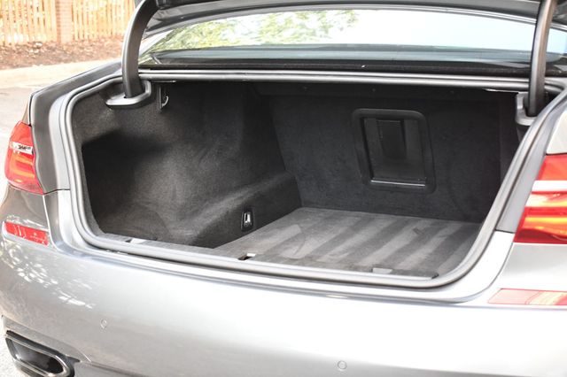 2016 BMW 7 Series 750i xDrive - 22920635 - 9