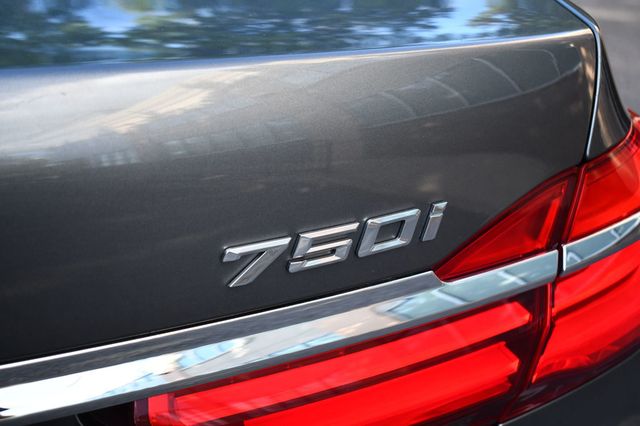 2016 BMW 7 Series 750i xDrive - 22920635 - 13