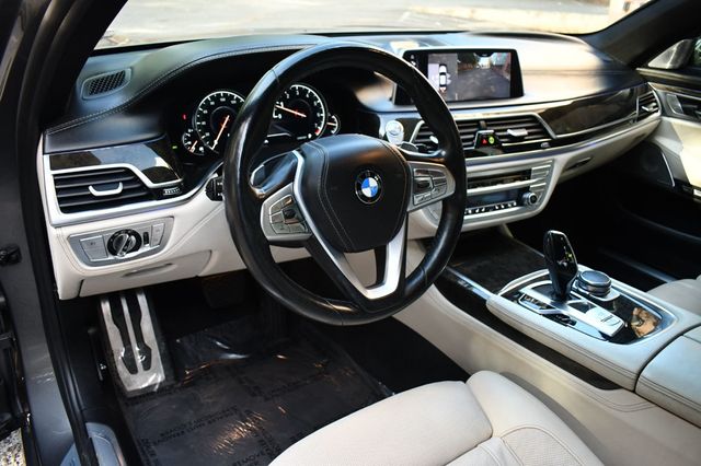 2016 BMW 7 Series 750i xDrive - 22920635 - 24