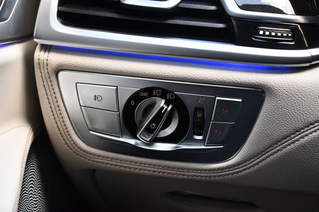 2016 BMW 7 Series 750i xDrive - 22920635 - 28