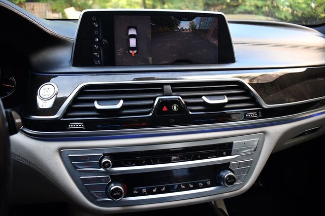 2016 BMW 7 Series 750i xDrive - 22920635 - 29