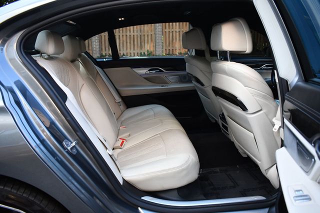 2016 BMW 7 Series 750i xDrive - 22920635 - 33