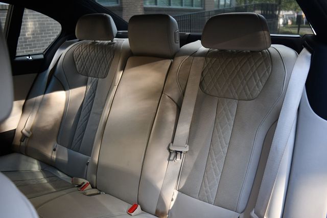 2016 BMW 7 Series 750i xDrive - 22920635 - 36