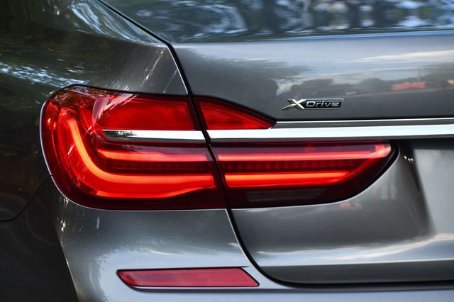 2016 BMW 7 Series 750i xDrive - 22920635 - 5