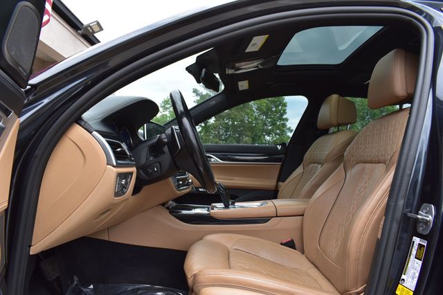 2016 BMW 7 Series 750i xDrive - 23025499 - 11