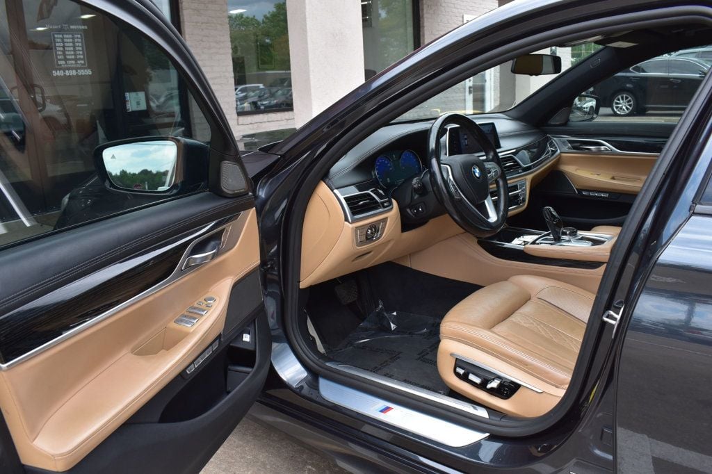 2016 BMW 7 Series 750i xDrive - 23025499 - 13