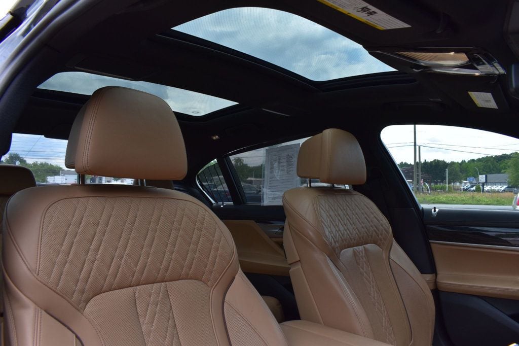2016 BMW 7 Series 750i xDrive - 23025499 - 15
