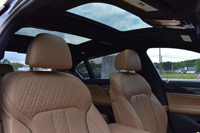 2016 BMW 7 Series 750i xDrive - 23025499 - 15