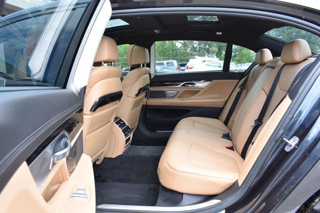 2016 BMW 7 Series 750i xDrive - 23025499 - 20