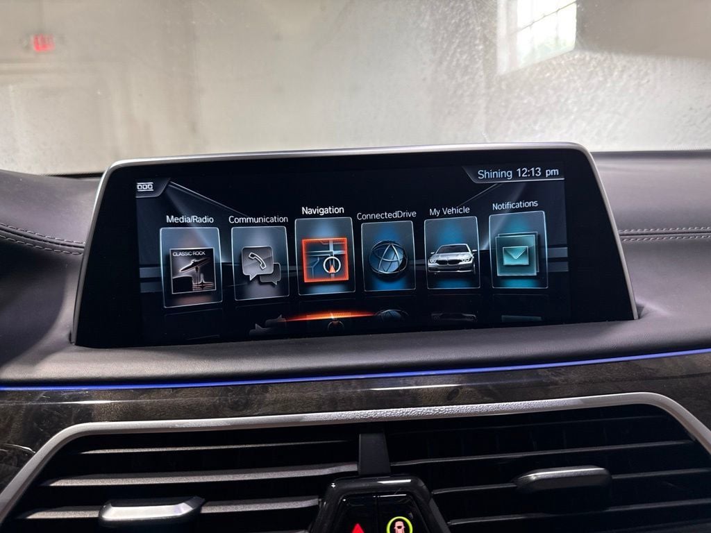 2016 BMW 7 Series 750i xDrive - 23049122 - 18