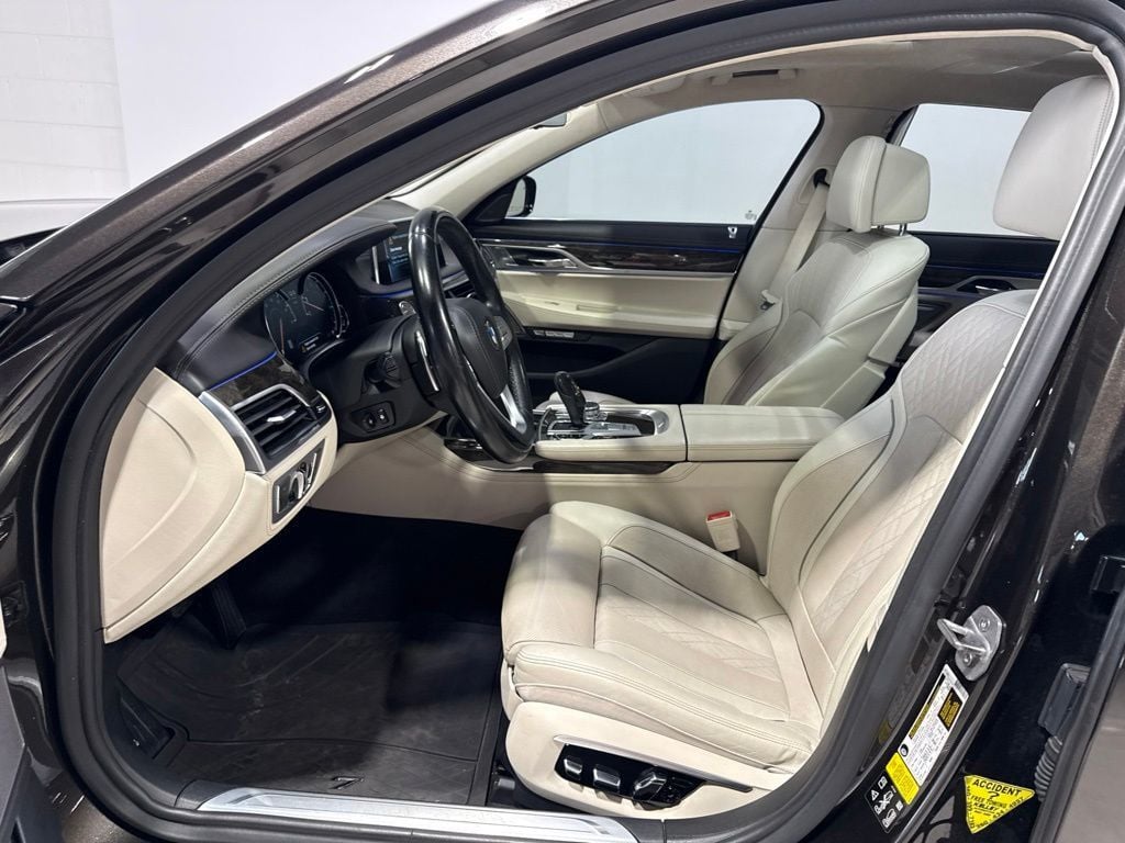 2016 BMW 7 Series 750i xDrive - 23049122 - 23