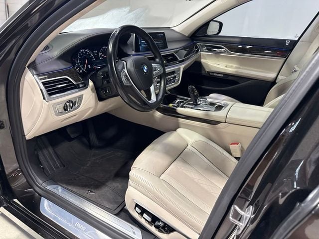 2016 BMW 7 Series 750i xDrive - 23049122 - 25