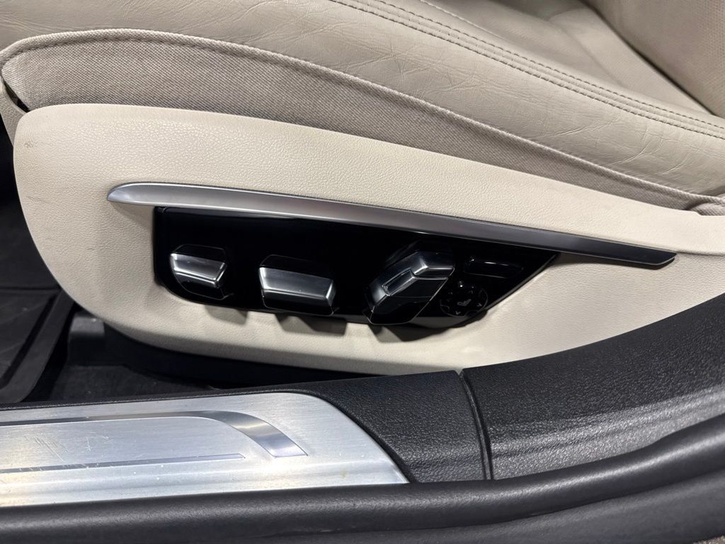 2016 BMW 7 Series 750i xDrive - 23049122 - 26