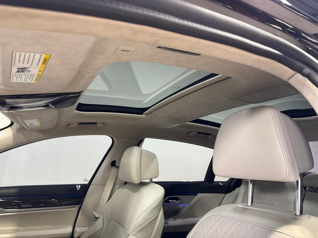 2016 BMW 7 Series 750i xDrive - 23049122 - 28